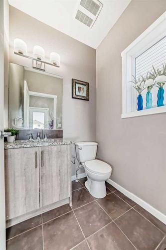 60 Reunion Loop Nw, Airdrie, AB - Indoor Photo Showing Bathroom