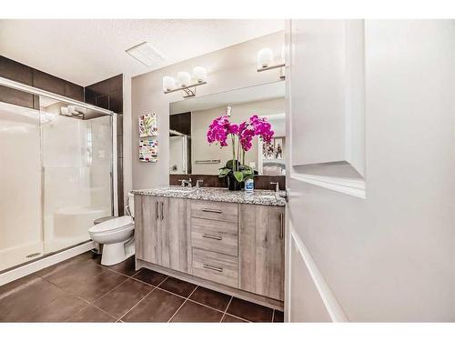 60 Reunion Loop Nw, Airdrie, AB - Indoor Photo Showing Bathroom