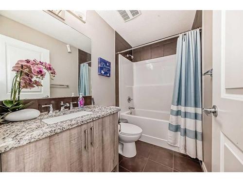 60 Reunion Loop Nw, Airdrie, AB - Indoor Photo Showing Bathroom