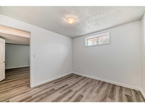 24 Saddlecrest Place Ne, Calgary, AB - Indoor Photo Showing Other Room