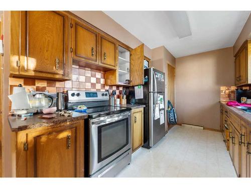 2211 43 Street Se, Calgary, AB - Indoor Photo Showing Kitchen