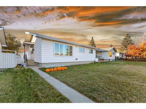 2211 43 Street Se, Calgary, AB - Outdoor