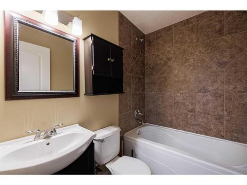 10-1715 13 Street Sw, Calgary, AB - Indoor Photo Showing Bathroom