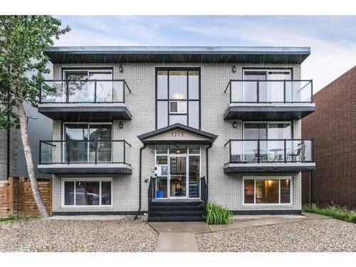 10-1715 13 Street Sw, Calgary, AB - Outdoor With Balcony With Facade