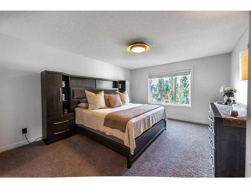 100 Cranridge Crescent Se, Calgary, AB - Indoor Photo Showing Bedroom