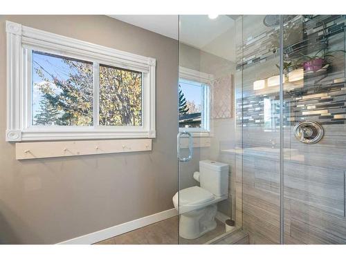 164 Havenhurst Crescent Sw, Calgary, AB - Indoor Photo Showing Bathroom