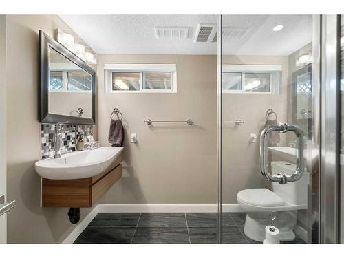 164 Havenhurst Crescent Sw, Calgary, AB - Indoor Photo Showing Bathroom