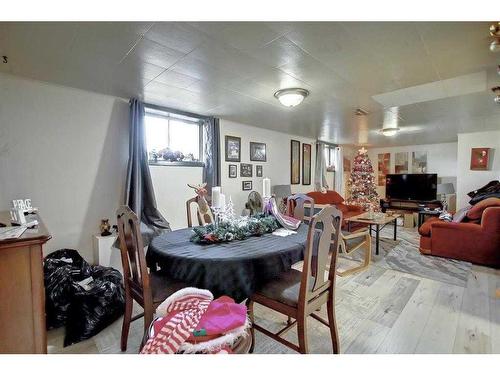 2219 38 Street Se, Calgary, AB - Indoor Photo Showing Dining Room