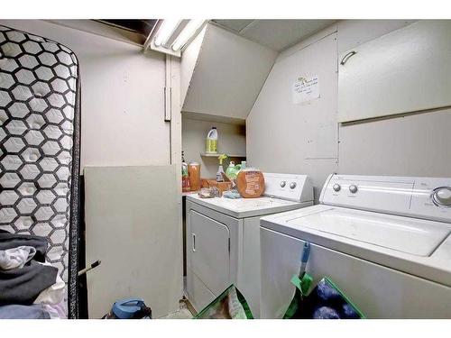 2219 38 Street Se, Calgary, AB - Indoor Photo Showing Laundry Room