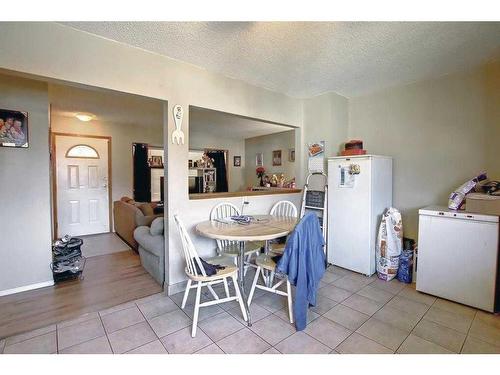 2219 38 Street Se, Calgary, AB - Indoor Photo Showing Laundry Room