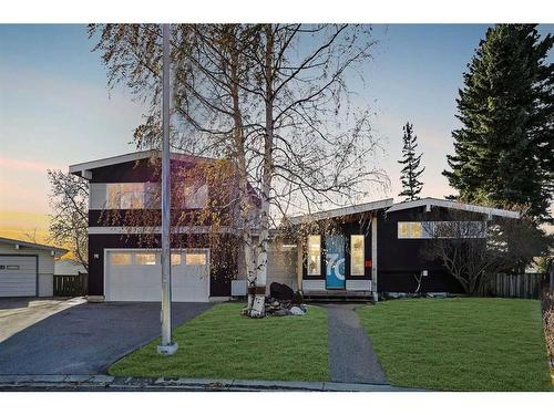 70 Cochrane Crescent, Cochrane, AB - Outdoor