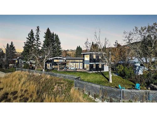 70 Cochrane Crescent, Cochrane, AB - Outdoor