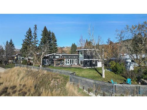 70 Cochrane Crescent, Cochrane, AB - Outdoor