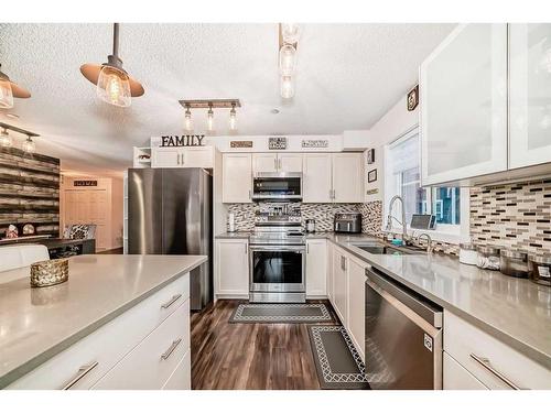 3206-279 Copperpond Common Se, Calgary, AB - Indoor Photo Showing Kitchen With Stainless Steel Kitchen With Upgraded Kitchen