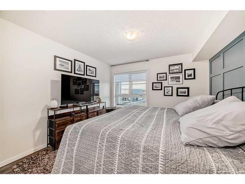 3206-279 Copperpond Common Se, Calgary, AB - Indoor Photo Showing Bedroom