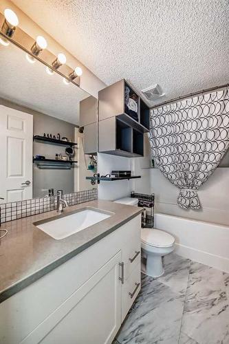 3206-279 Copperpond Common Se, Calgary, AB - Indoor Photo Showing Bathroom