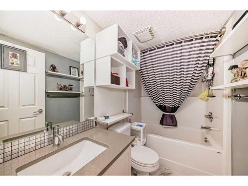 3206-279 Copperpond Common Se, Calgary, AB - Indoor Photo Showing Bathroom