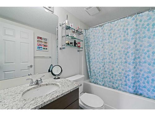 1311-99 Copperstone Park Se, Calgary, AB - Indoor Photo Showing Bathroom