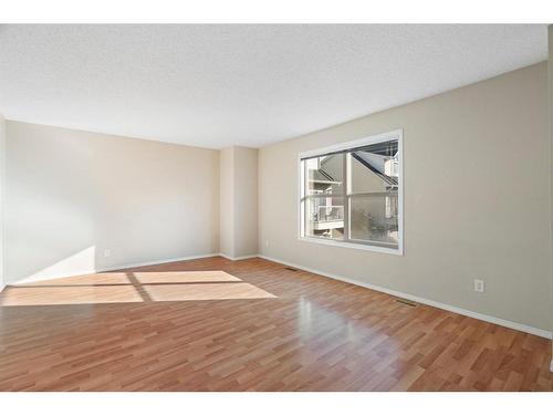 124 Promenade Way Se, Calgary, AB - Indoor Photo Showing Other Room