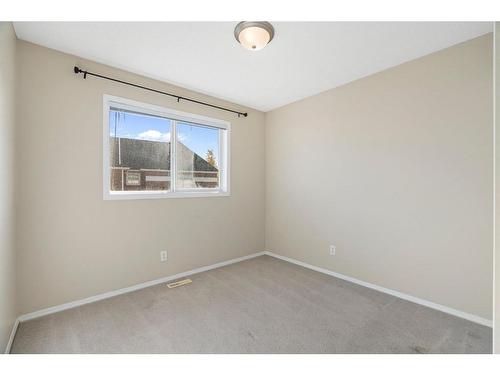 124 Promenade Way Se, Calgary, AB - Indoor Photo Showing Other Room