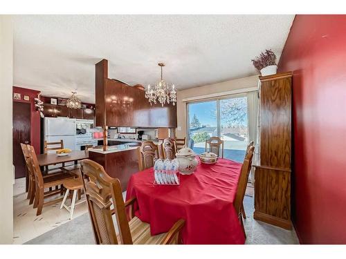 255 Rundleridge Drive Ne, Calgary, AB - Indoor Photo Showing Dining Room