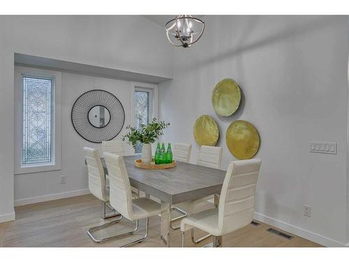 35 Mckinley Road Se, Calgary, AB - Indoor Photo Showing Kitchen