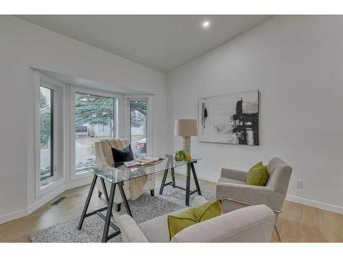 35 Mckinley Road Se, Calgary, AB - Indoor Photo Showing Kitchen With Double Sink