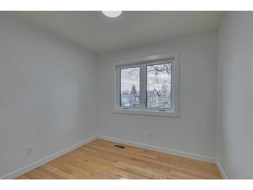 35 Mckinley Road Se, Calgary, AB - Indoor Photo Showing Other Room