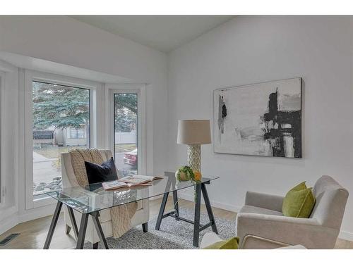 35 Mckinley Road Se, Calgary, AB - Indoor Photo Showing Dining Room