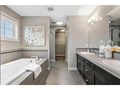 34 Cranarch Circle Se, Calgary, AB - Indoor Photo Showing Bathroom