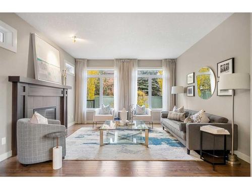 34 Cranarch Circle Se, Calgary, AB - Indoor Photo Showing Living Room