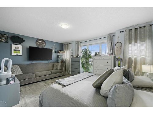 16 Everwoods Road Sw, Calgary, AB - Indoor