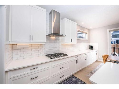 269 Ambleside Avenue Nw, Calgary, AB - Indoor Photo Showing Kitchen With Upgraded Kitchen