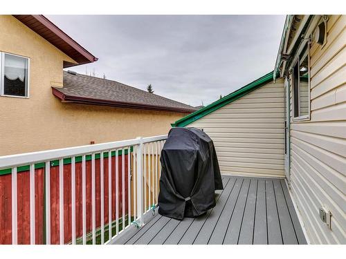 120 Willowbrook Close Nw, Airdrie, AB - Outdoor With Deck Patio Veranda With Exterior