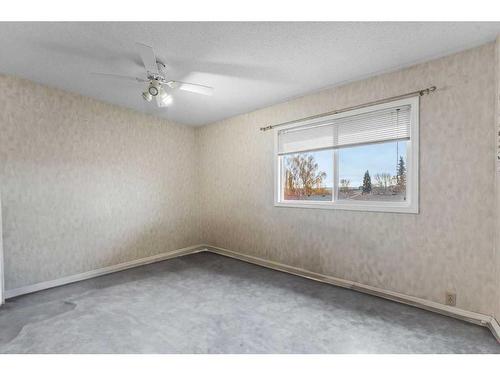 426 Cannington Close Sw, Calgary, AB - Indoor Photo Showing Other Room