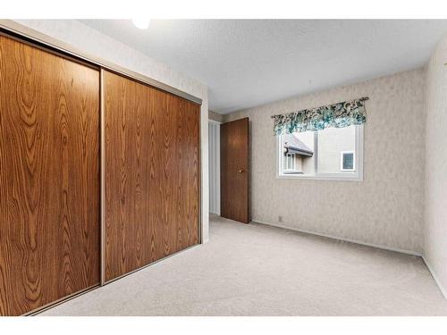 426 Cannington Close Sw, Calgary, AB - Indoor Photo Showing Other Room