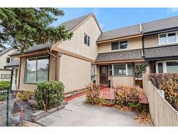 426 Cannington Close SW Calgary, AB T2W 3G1