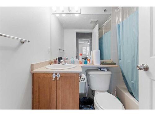 1426-60 Panatella Street Nw, Calgary, AB - Indoor Photo Showing Bathroom