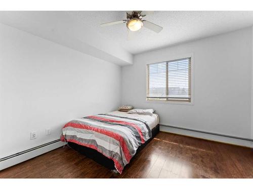 1426-60 Panatella Street Nw, Calgary, AB - Indoor Photo Showing Bedroom