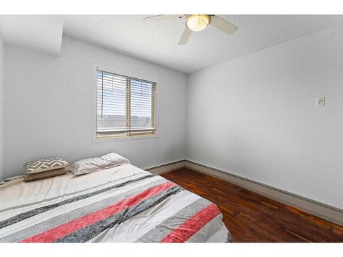 1426-60 Panatella Street Nw, Calgary, AB - Indoor Photo Showing Bedroom