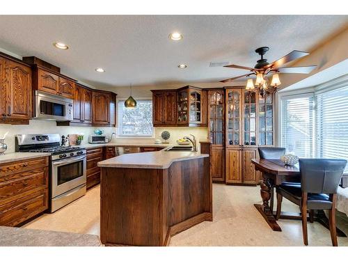 258 Shawnessy Drive Sw, Calgary, AB - Indoor Photo Showing Kitchen