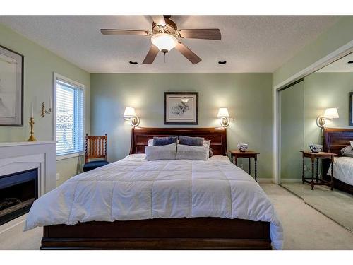 258 Shawnessy Drive Sw, Calgary, AB - Indoor Photo Showing Bedroom