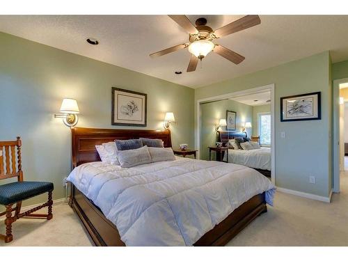 258 Shawnessy Drive Sw, Calgary, AB - Indoor Photo Showing Bedroom