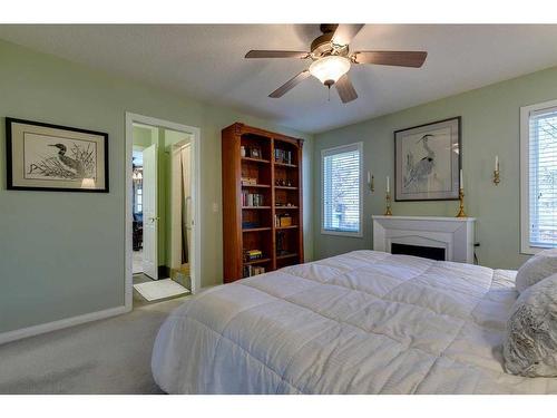 258 Shawnessy Drive Sw, Calgary, AB - Indoor Photo Showing Bedroom