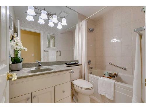 258 Shawnessy Drive Sw, Calgary, AB - Indoor Photo Showing Bathroom