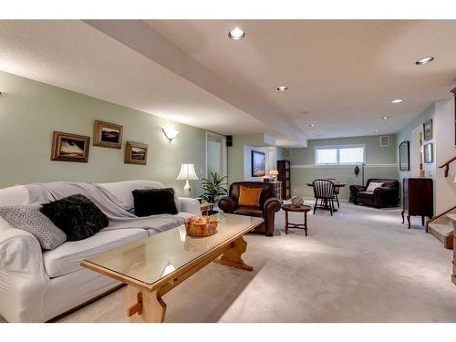 258 Shawnessy Drive Sw, Calgary, AB - Indoor Photo Showing Other Room