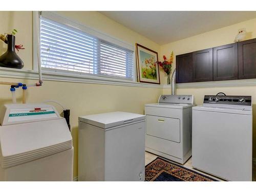 258 Shawnessy Drive Sw, Calgary, AB - Indoor Photo Showing Laundry Room