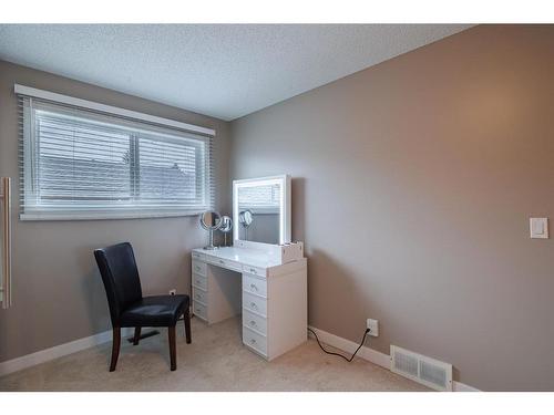 530 53 Avenue Sw, Calgary, AB - Indoor