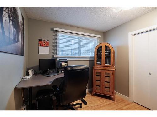 530 53 Avenue Sw, Calgary, AB - Indoor Photo Showing Office