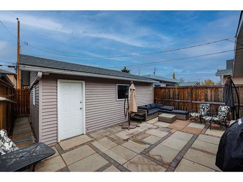 530 53 Avenue Sw, Calgary, AB - Outdoor With Exterior